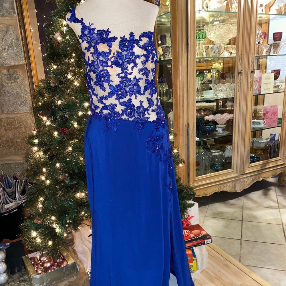 Blue prom dress